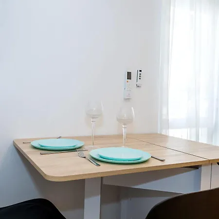 Modern Ground Floor - By Flat Manаger * Warna